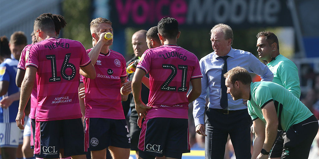 Steve Mclaren issues orders whilst the players take on refreshments